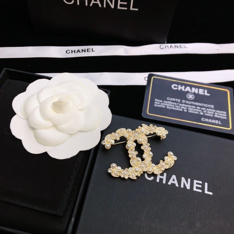 Chanel Brooches - Click Image to Close